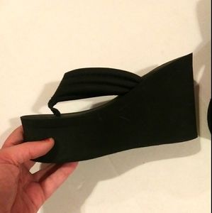 Xian Lin black wedges